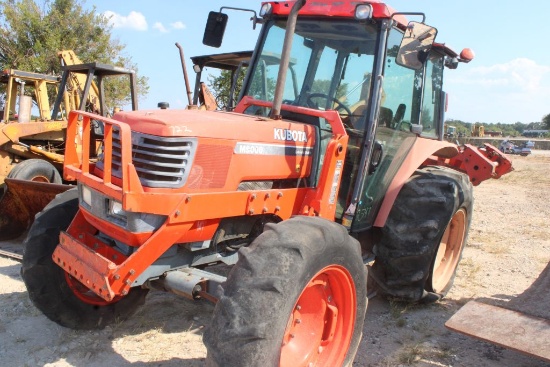 SALVAGE KUBOTA M9000 W/LOADER C/A 4WD