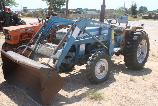 SALVAGE FORD 1910 4WD TRACTOR 1637HRS (WE DO NOT GUARANTEE HOURS)