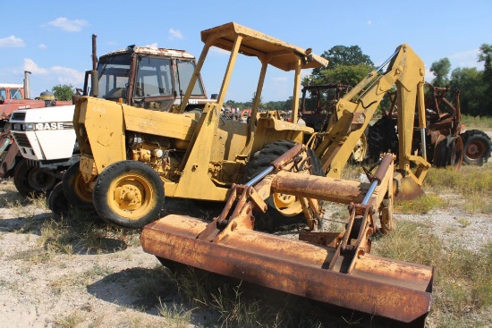 SALVAGE FORD BACKHOE W/ FORD LDR