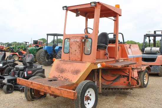 BRONC BROOM SWEEPER RJ350