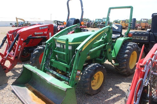 JOHN DEERE 3005 4WD W/ROPS LDR AND BUCKET 903.3HRS (WE DO NOT GUARANTEE HOURS)