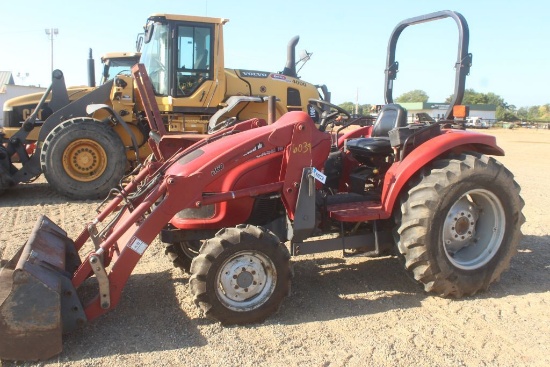 CASE D45 4WD ROPS W/LDR AND BUCKET 1013.8HRS(WE DO NOT GUARANTEE HOURS)