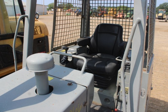 KOMATSU D39E DOZER 3357HRS (WE DO NOT GUARANTEE HOURS)