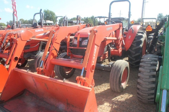 KUBOTA M6040 2WD ROPS W/LDR AND BUCKET
