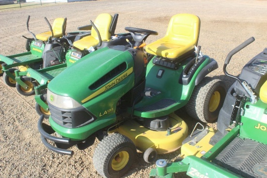 John Deere La135 Riding Mower