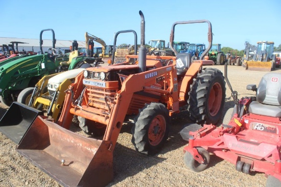 KUBOTA L2850 W/LDR AND BUCKET 4WD ROPS 1514HRS (WE DO NOT GUARANTEE HOURS)