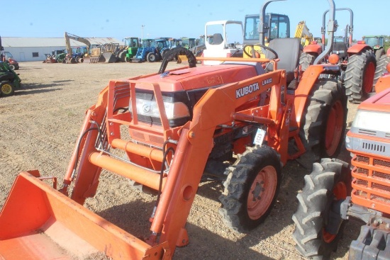 KUBOTA L3010 4WD ROPS W/LDR AND BUCKET 2728HRS (WE DO NOT GUARANTEE HOURS)