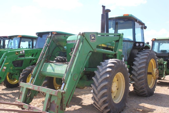 JOHN DEERE 4455 C/A 4WD W/LDR AND SPEAR UNDER 3000 HOURS (WE DO NOT GUARANTEE HOURS)