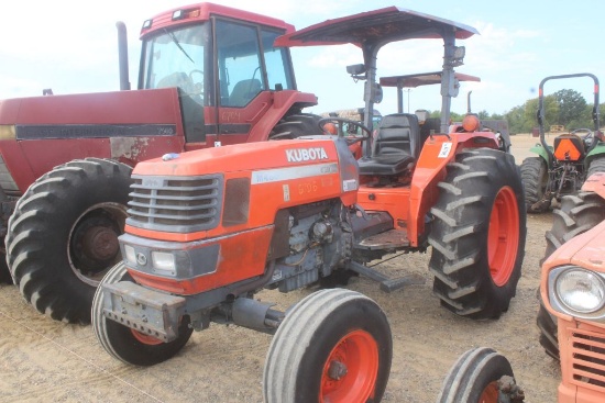 KUBOTA M4800 2WD CANOPY 1374.5HRS *WE DO NOT GUARANTEE HOURS*