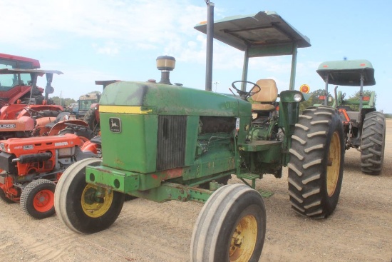 John Deere 2840 2wd W/Canopy
