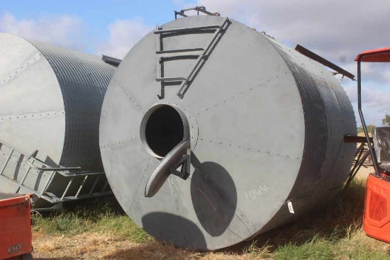 14TON GRAIN BIN W/SLIDE AND BOOT