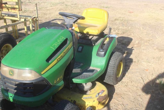 SALVAGE JOHN DEERE LA115 RIDING MOWER