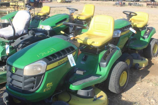 SALVAGE JOHN DEERE RIDING MOWER