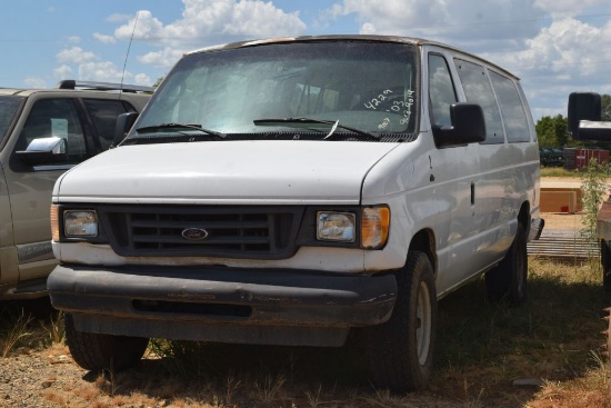 2003 FORD 15 PASSENGER VAN