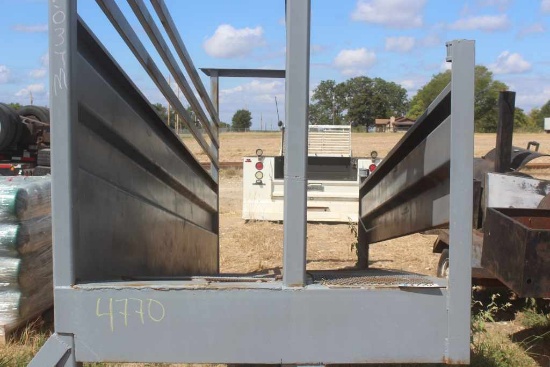 CATTLE LOADING CHUTE