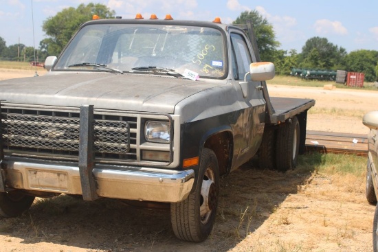 1989 CHEVY 3500 FLAT BED 3 SPEED STANDARD TRANSMISSION W/TITLE