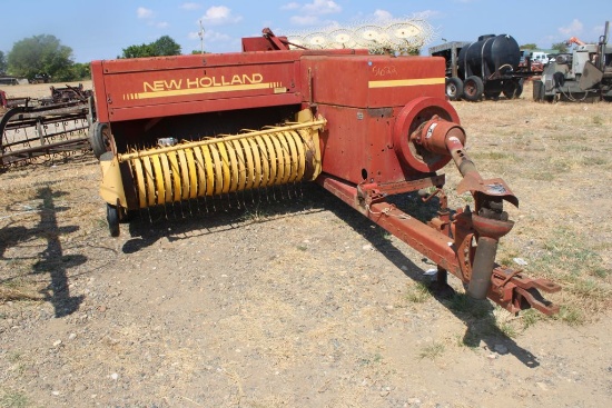 NEW HOLLAND 570 SQUARE BALER