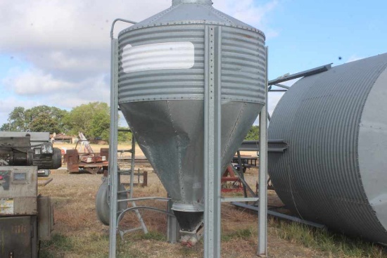 3 TON FEED BIN W/BOOT AND SLIDE