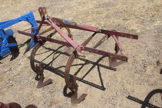 ONE ROW STIFF SHANK CULTIVATOR