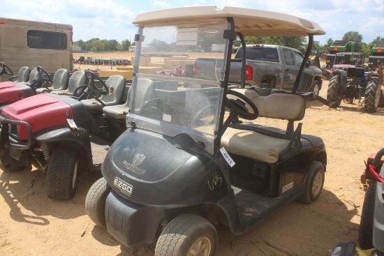 EZ-GO ELECTRIC GOLF CART W/CHARGER
