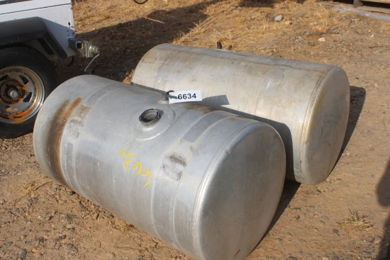 Semi Peterbuilt Tanks