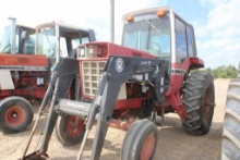 IH 886 C/A 2WD W/2846 QT LDR