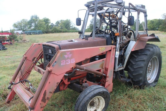 SALVAGE MASSEY FERGUSON 383 W/ 236 LDR