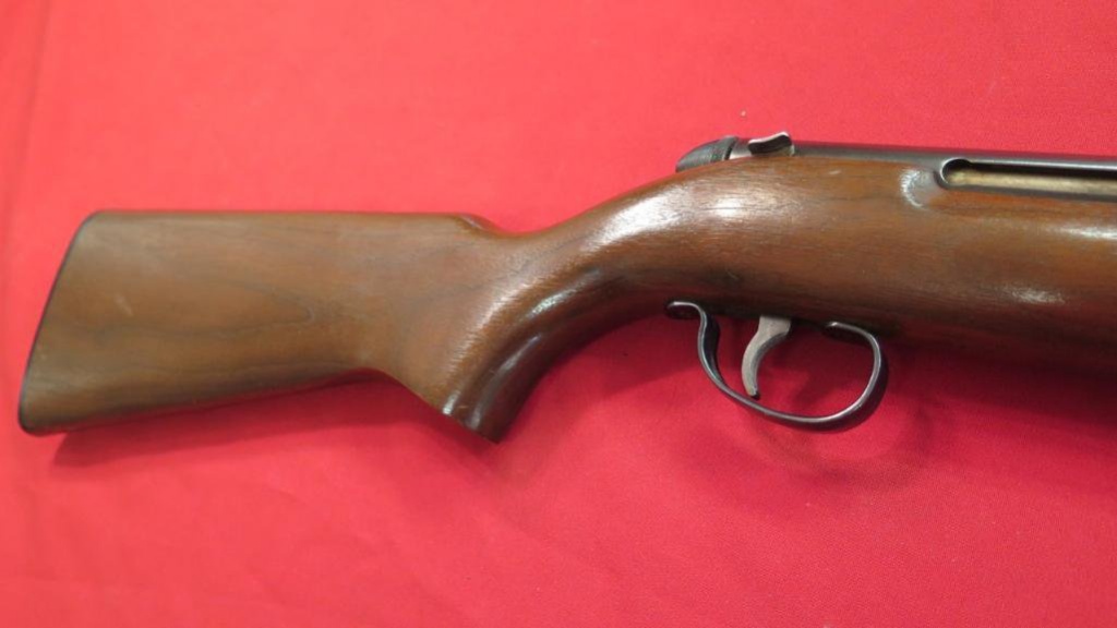 Remington 550 1 22 Semi Auto 1951 6129 Firearms Military Artifacts Firearms Rifles Semi Automatic Rifles Online Auctions Proxibid