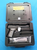 Browning Buckmark Camper .22LR semi auto pistol, adjustable sight, 5.5