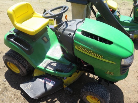 John Deere L110, 214hrs, has flat tire, hydrostatic, 42" deck , tag#8185