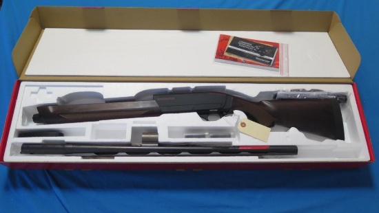 Winchester SX3 Field 20ga 3" chamber 24" barrel Shotgun with Compact wood s