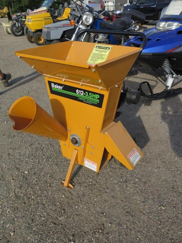 Baker 6123.5hp chipper/shredder may need cab work, tag 2596