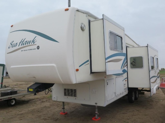 2002 30' Gulfstream Seahawk 5th Wheel Camper, 2 slide-outs, rear kitchen, n