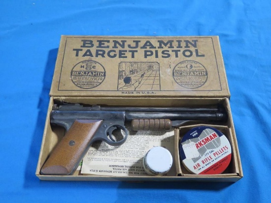 Benjamin .177 target pistol w/original box, tag#1053