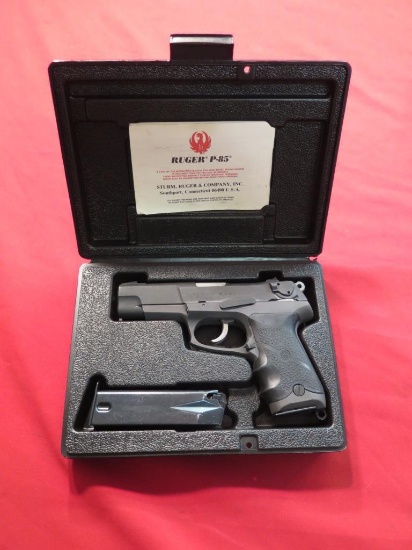 Ruger P85 9mm semi auto pistol comes with factory hard case and 2 15 round