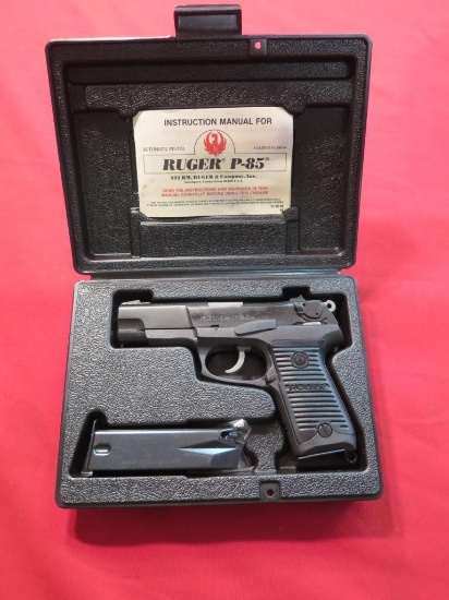 Ruger P85 9mm semi auto pistol comes with factory hard case and 2 15 round