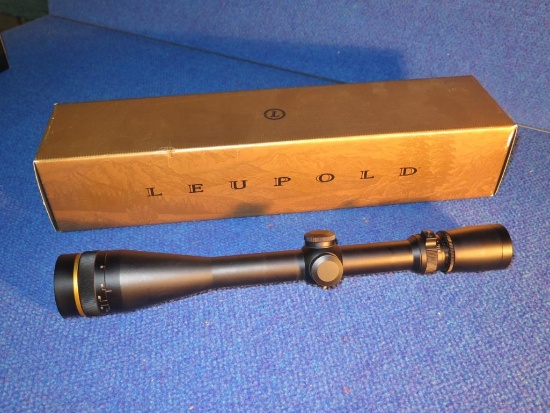 Leupold VX-III 6.5-20x40mm AO scope with box, tag#3714