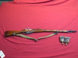 Mosin Nagant M91/30 7.62x54cal bolt, stamped #318, cleaning kit, bayonet, (