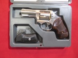 Ruger Model SP 101 9mm revolver, wooden grip, like new in case , tag#6169