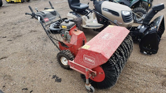 Toro snow broom - runs great~1644