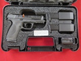 S&W M&P 40 Carry & Range Kit .40S&W semi auto, 3-15rd mags, SKU 209330-NIB~