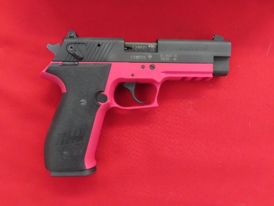 Sig Sauer Mosquito .22 LR semi auto pistol, pink with case ~1176