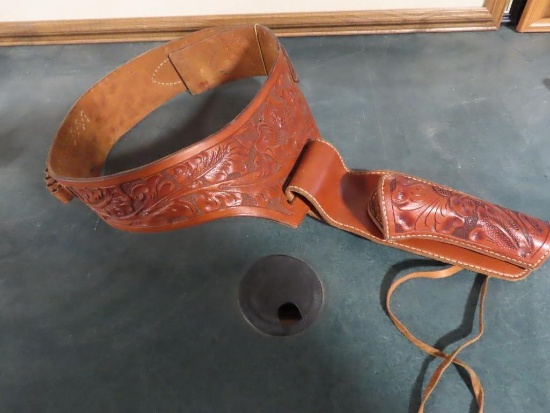 Leather shooting belt holster~1472
