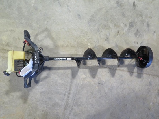 Strikemaster Mag 2000 8" gas ice auger, 2 HP, **LOCAL PICKUP ONLY, no Shipp