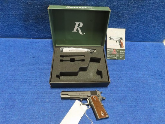 Remington 1911 R1 45 Auto Semi auto Pistol,2 mags, like new~3326