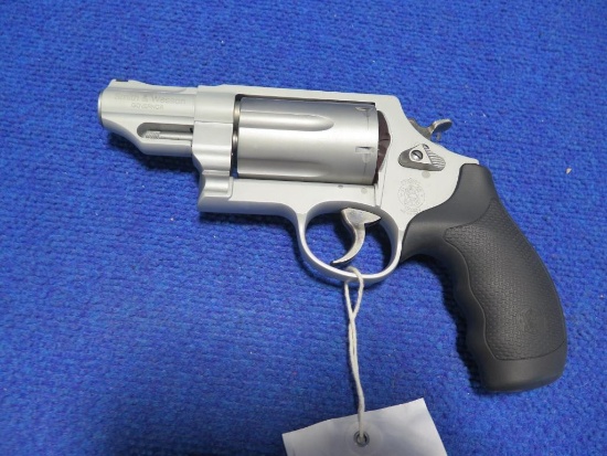 Smith & Wesson Govenor 45 Colt/.410 Revolver,New~3343