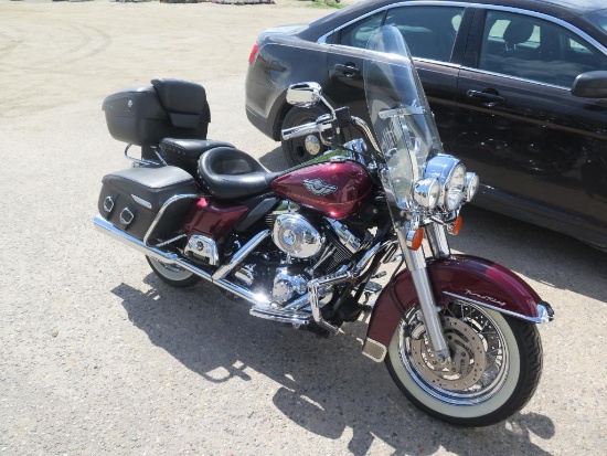 2003 Harley Davidson Road King Classic, new tires, oils just changed, secur