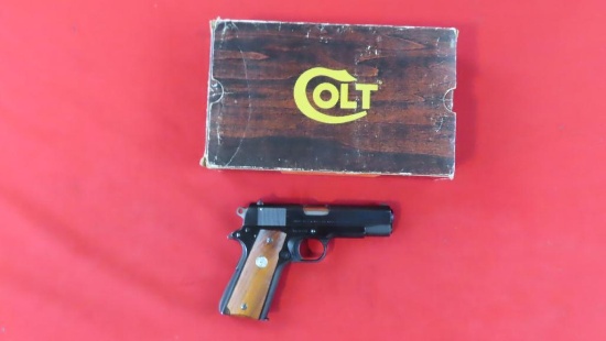 Colt Lightweight Commander 45ACP semi auto pistol, MFG 1972, with box & man