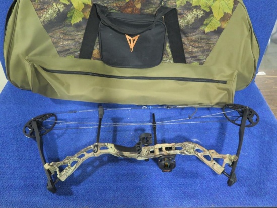 Youth Diamond bow with case~6888