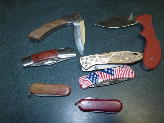 Misc new folding pocket knives including NRA, Pheasants Forever, Mossy Oak~